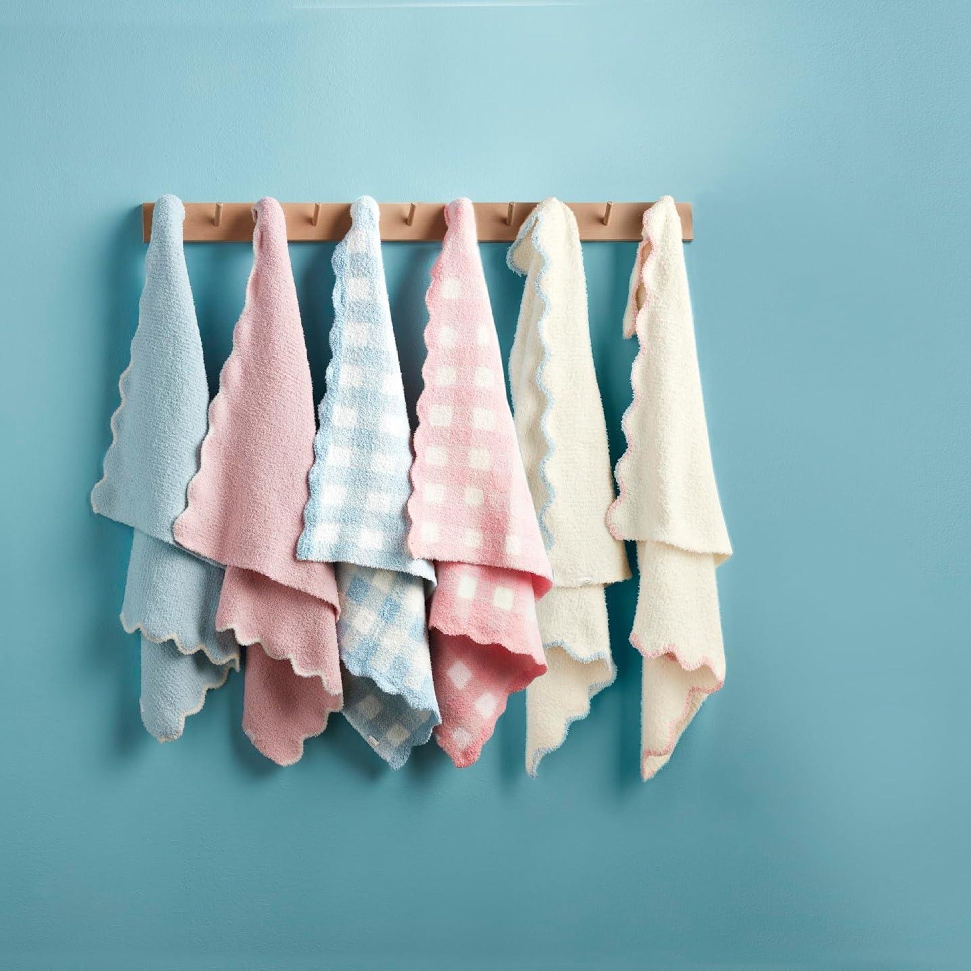 Mud Pie Pink Scallop Chenille Blanket