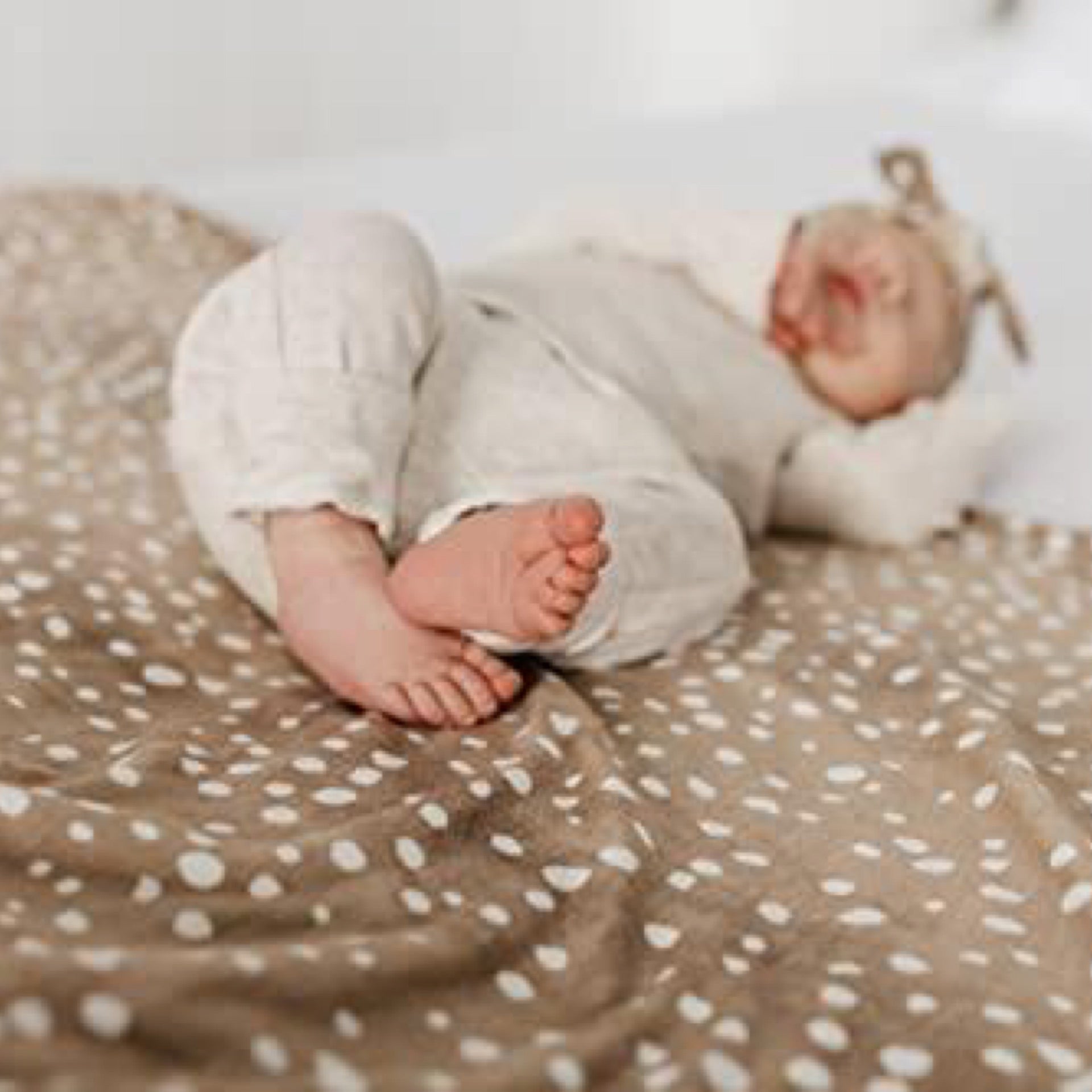 Copper Pearl Swaddle Blanket-Fawn