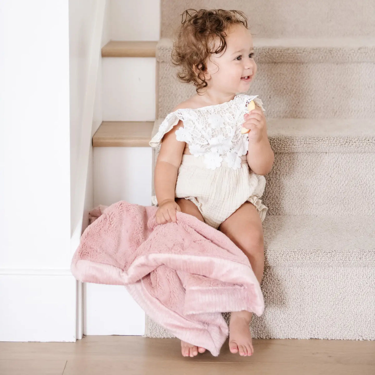 Saranoni Luxury Lush Mini Blanket in Ballet Slipper Pink