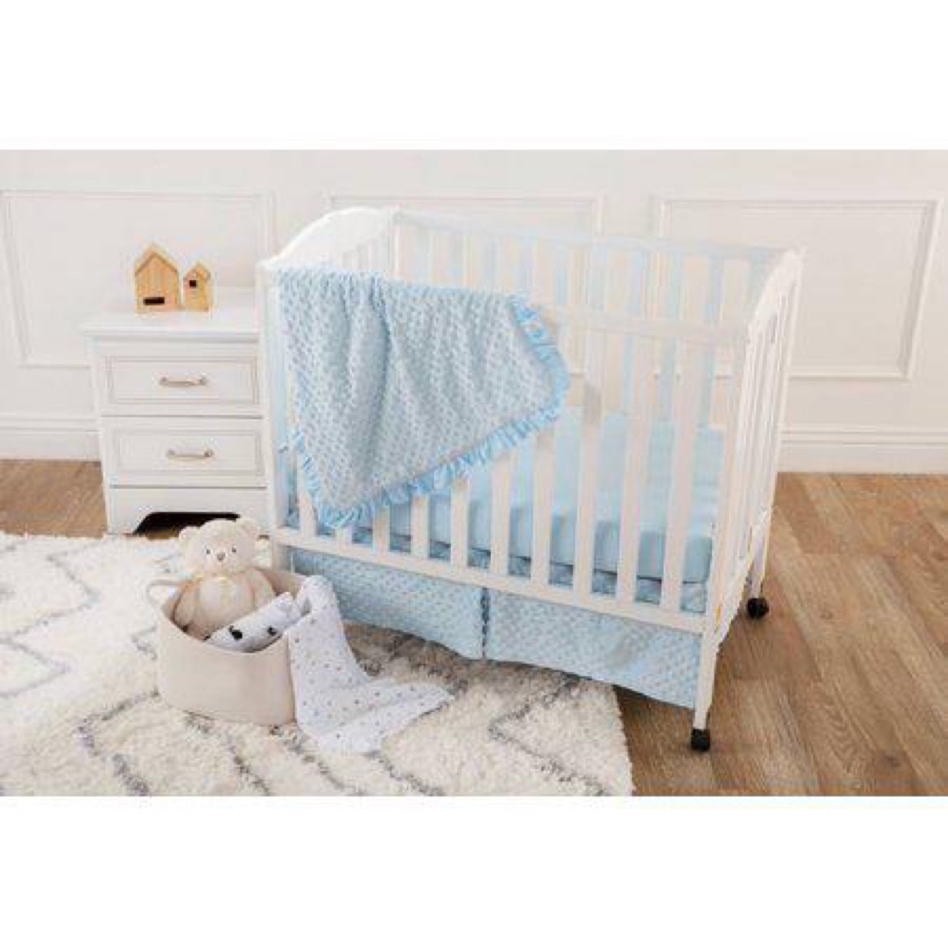 American Baby Company Heavenly Soft Minky Dot 3-Piece Mini/Portable Crib Bedding Set, Blue
